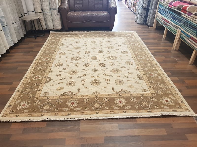 Code: 150493   Size:185 X 265 cm   Price: Euro 3680