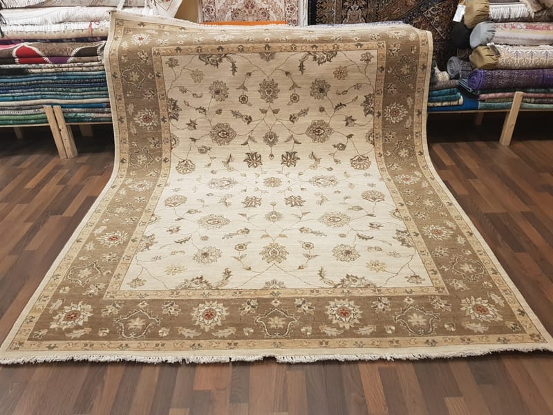 Code: 150493   Size:185 X 265 cm   Price: Euro 3680