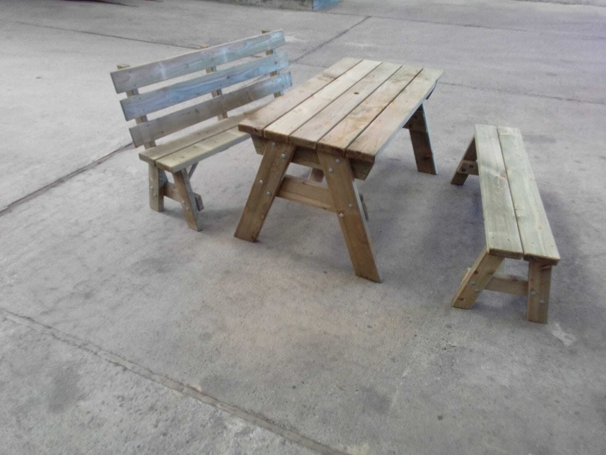 Byrddau picnic / Picnic tables