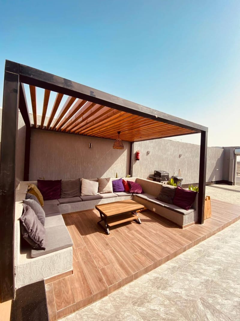 كوخ ريفي ذو إطلالة على الحديقة والمسبح