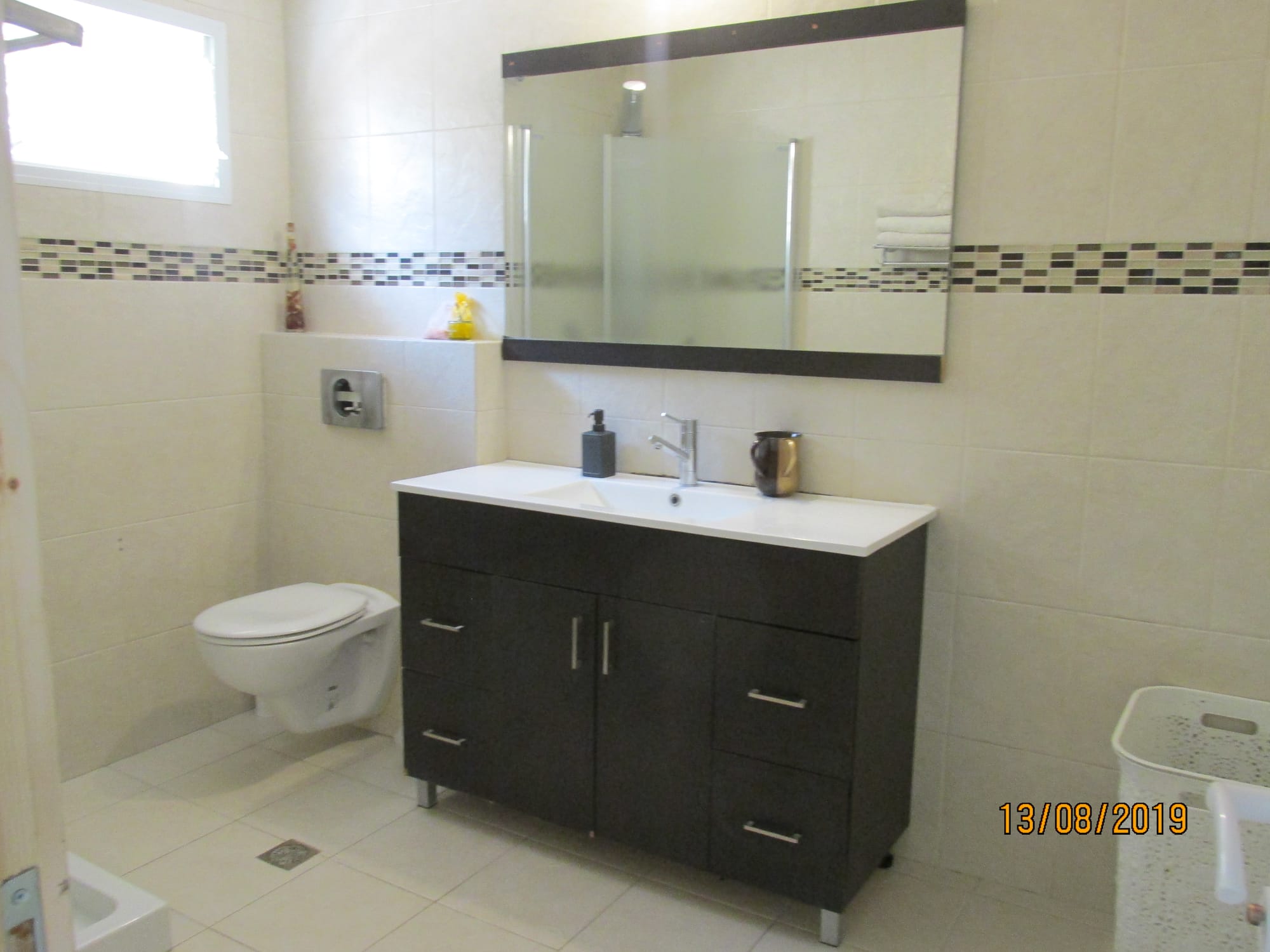 מקלחון ושרותים