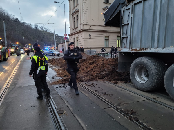 Wieder Bauernprotest: Gülle vor dem Regierungssitz