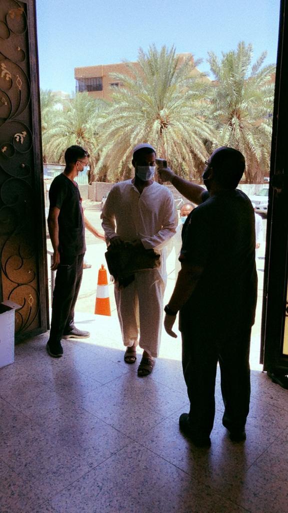 في خدمة بيوت الله