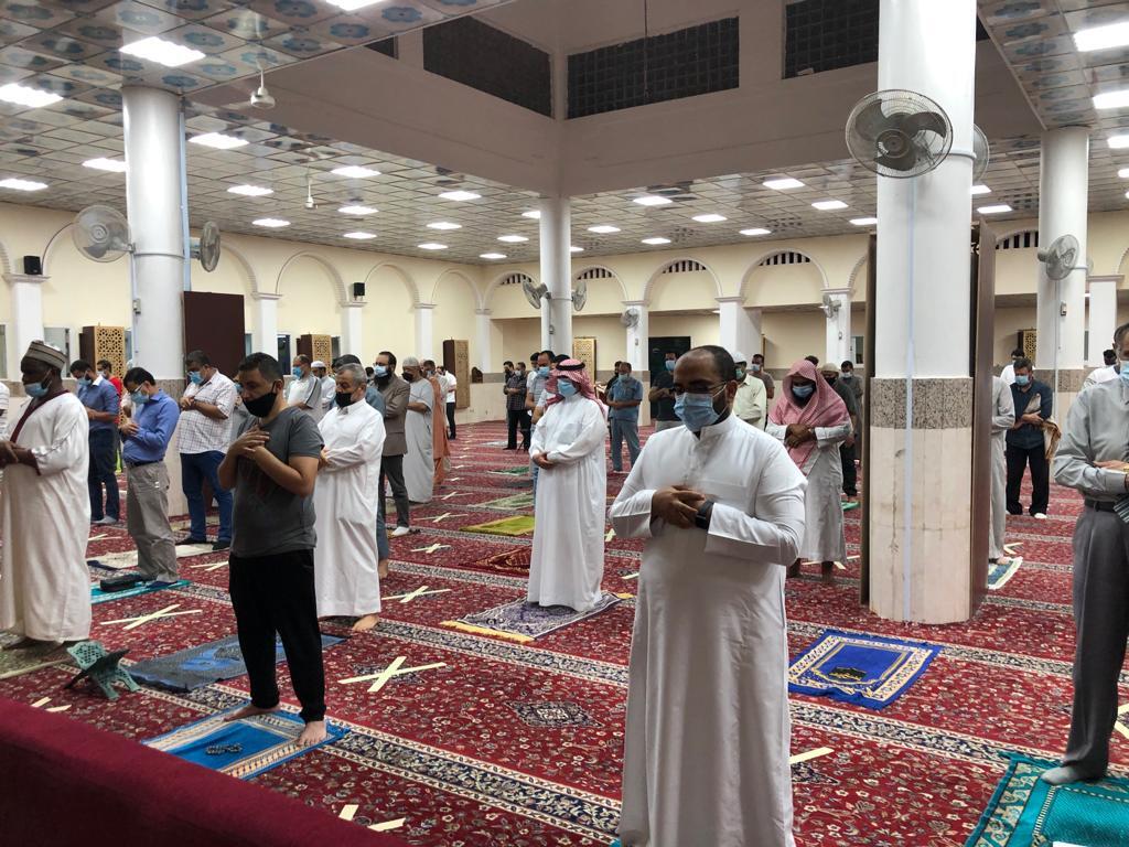 في خدمة بيوت الله