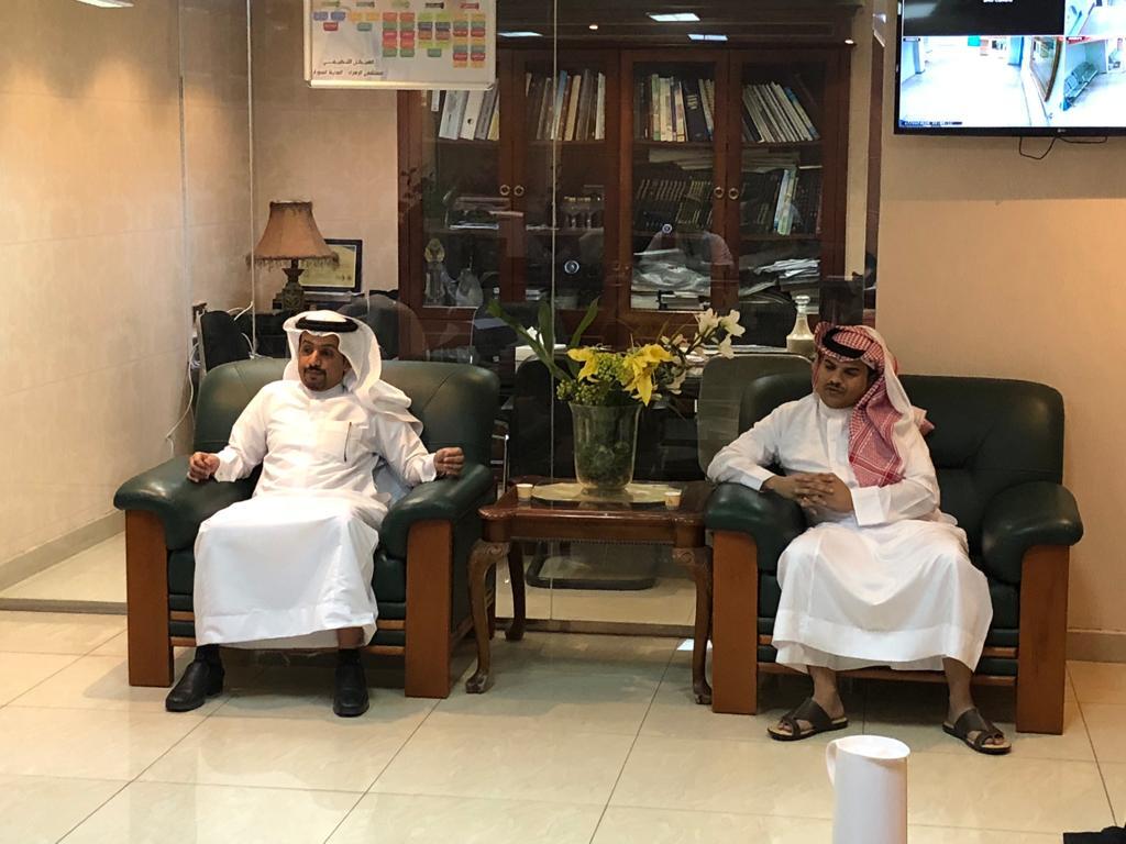 مشاركة قادة المجتمع في مناقشة استراتيجية المستشفى