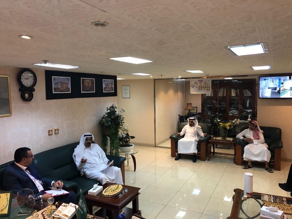 مشاركة قادة المجتمع في مناقشة استراتيجية المستشفى