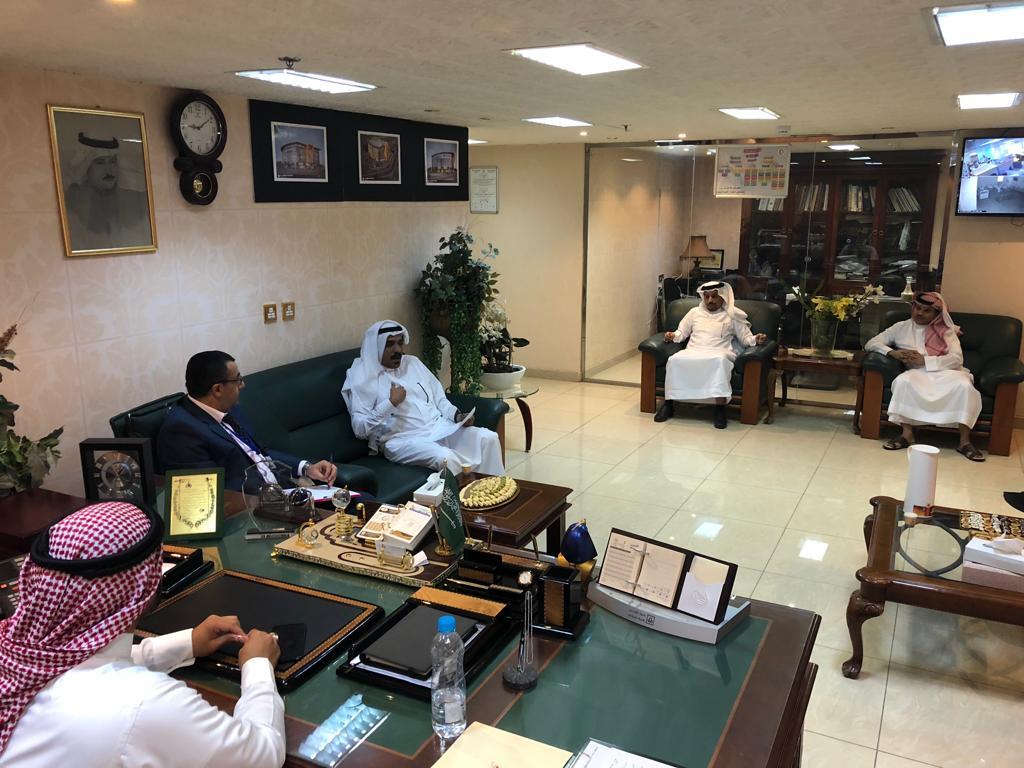 مشاركة قادة المجتمع في مناقشة استراتيجية المستشفى