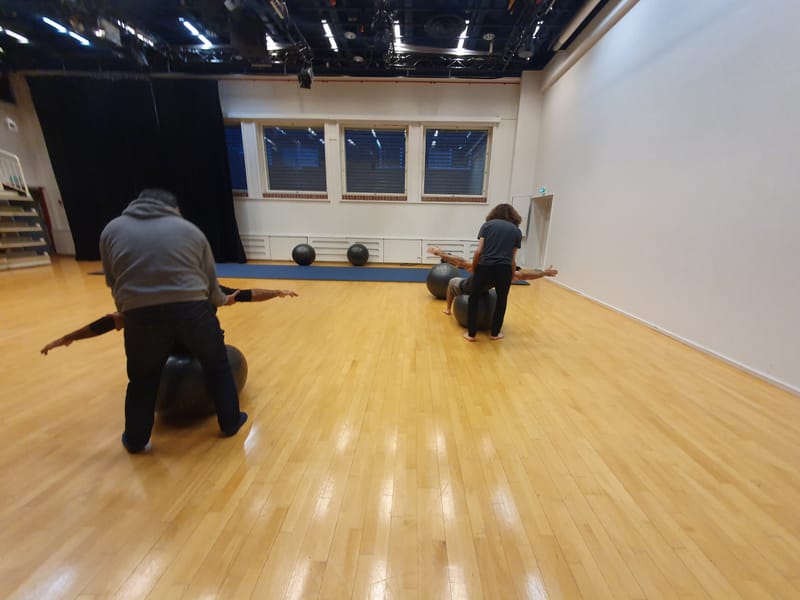 Circus and workshops for adults and seniors