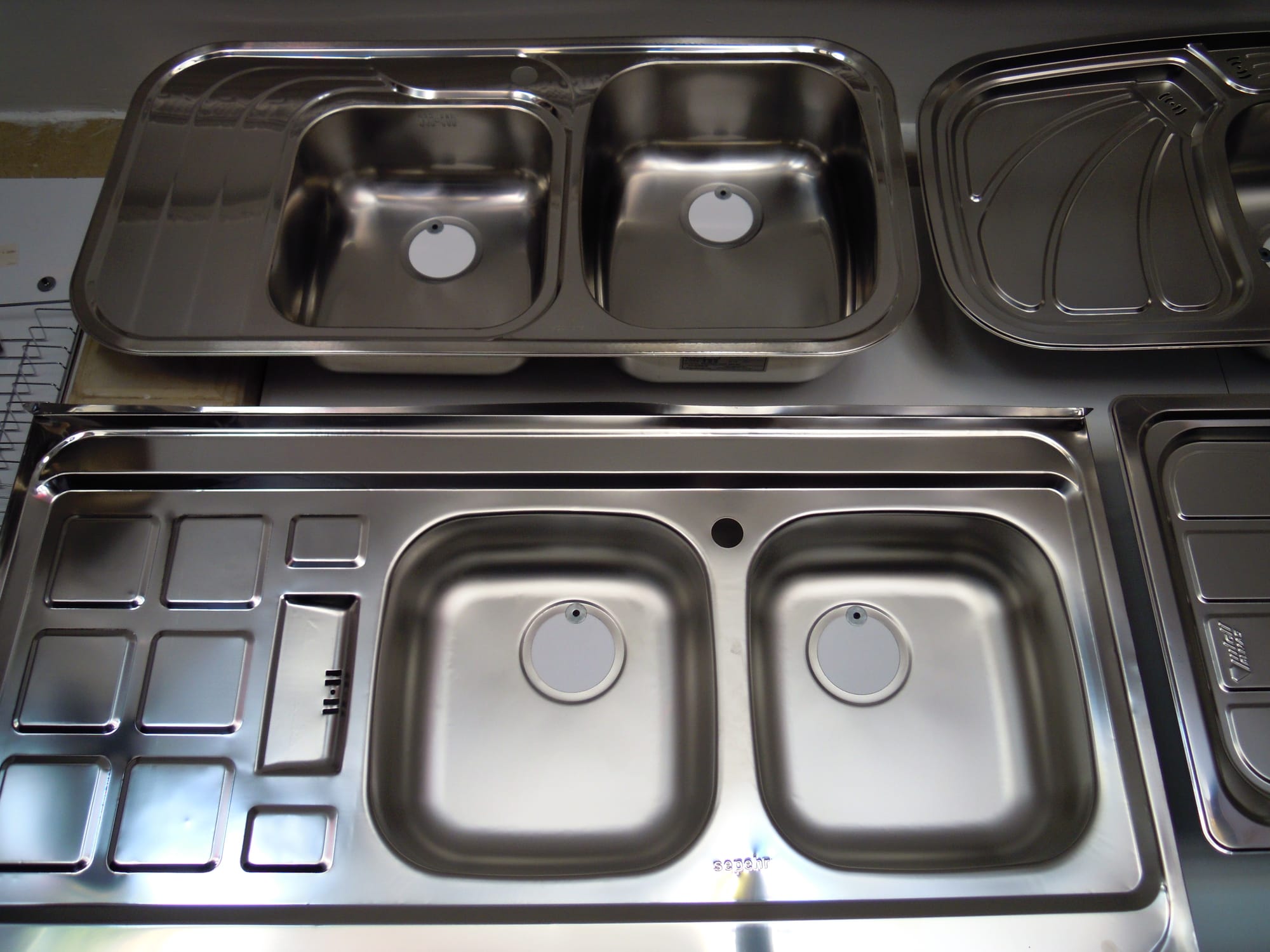 تجهیزات آشپزخانه هود و سینک مولایی