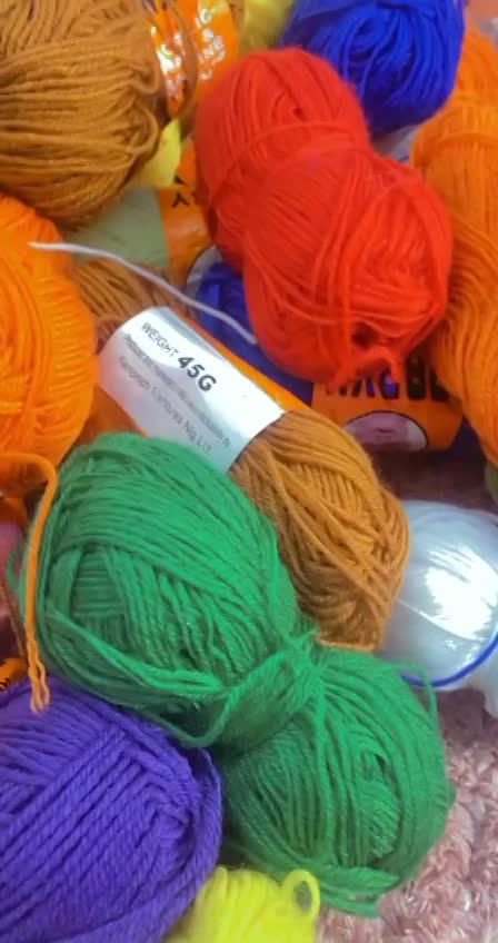 We use beads, and local and foreign yarns in assorted textures, colors, and levels of thickness, as you wish.