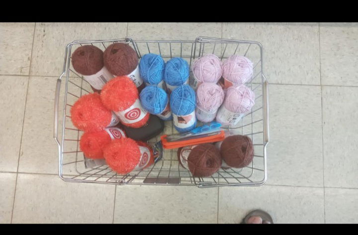 We use beads, and local and foreign yarns in assorted textures, colors, and levels of thickness, as you wish.