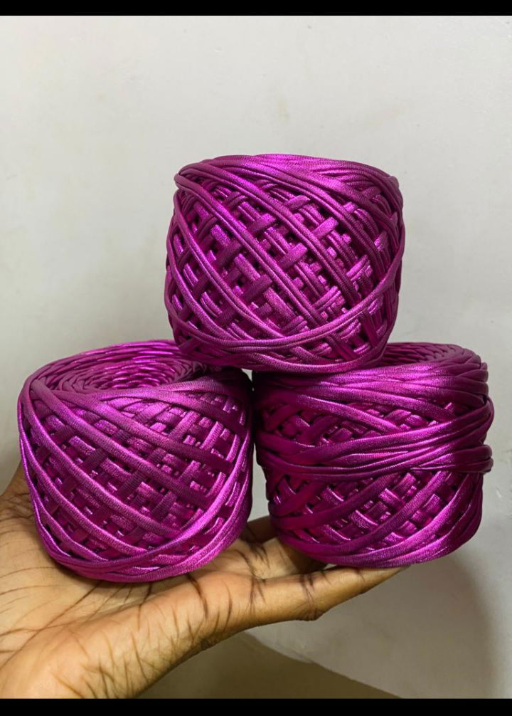 We use beads, and local and foreign yarns in assorted textures, colors, and levels of thickness, as you wish.