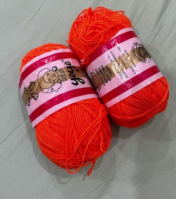 We use beads, and local and foreign yarns in assorted textures, colors, and levels of thickness, as you wish.