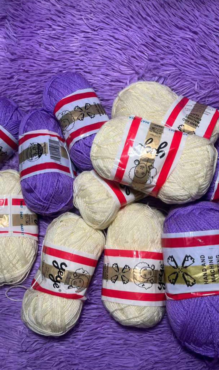 We use beads, and local and foreign yarns in assorted textures, colors, and levels of thickness, as you wish.