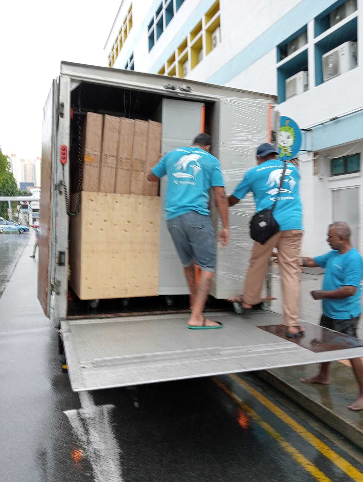 packing boxes into truck