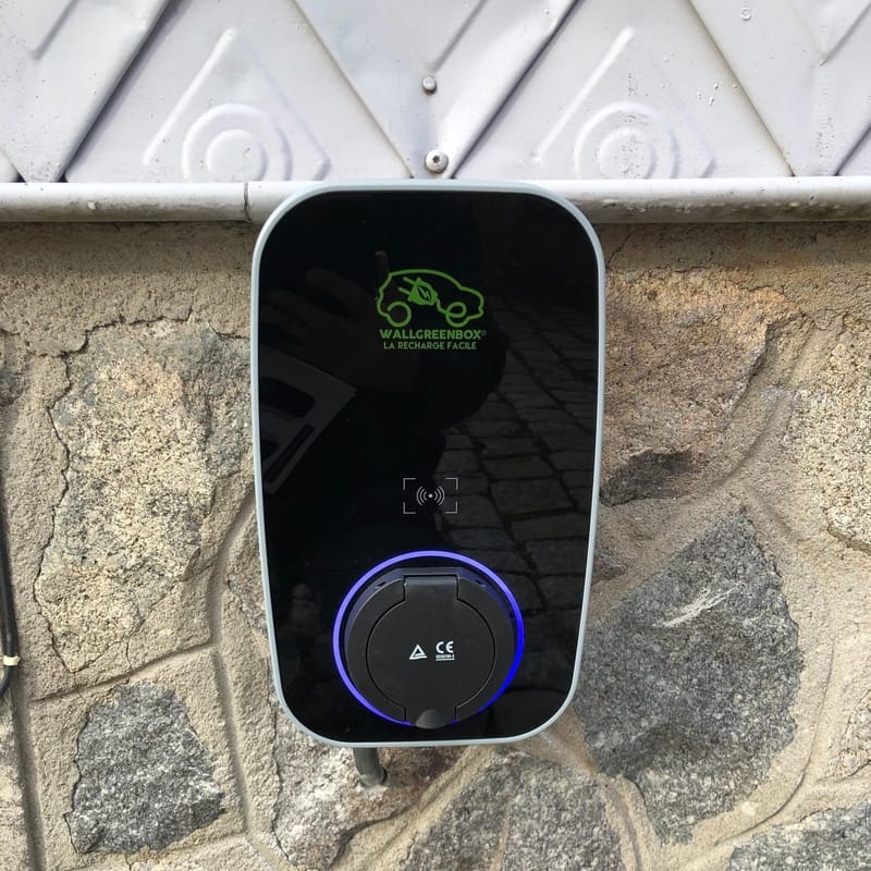 Borne de  recharge électrique