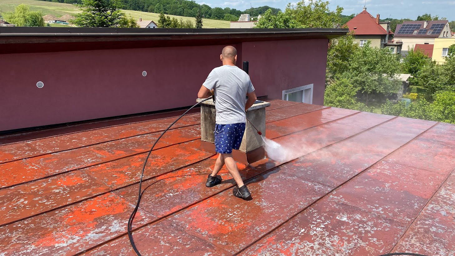 Tryskání střechy vodním paprskem RD Brušperk