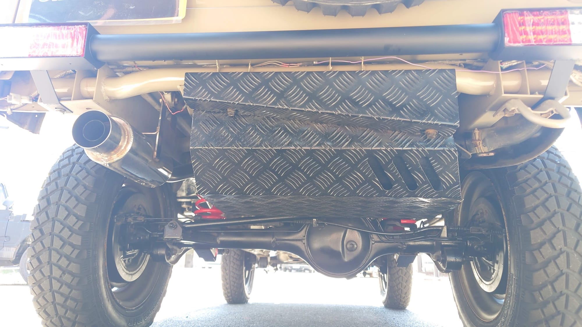 ３インチリフトアップ　ベージュ系　全塗装