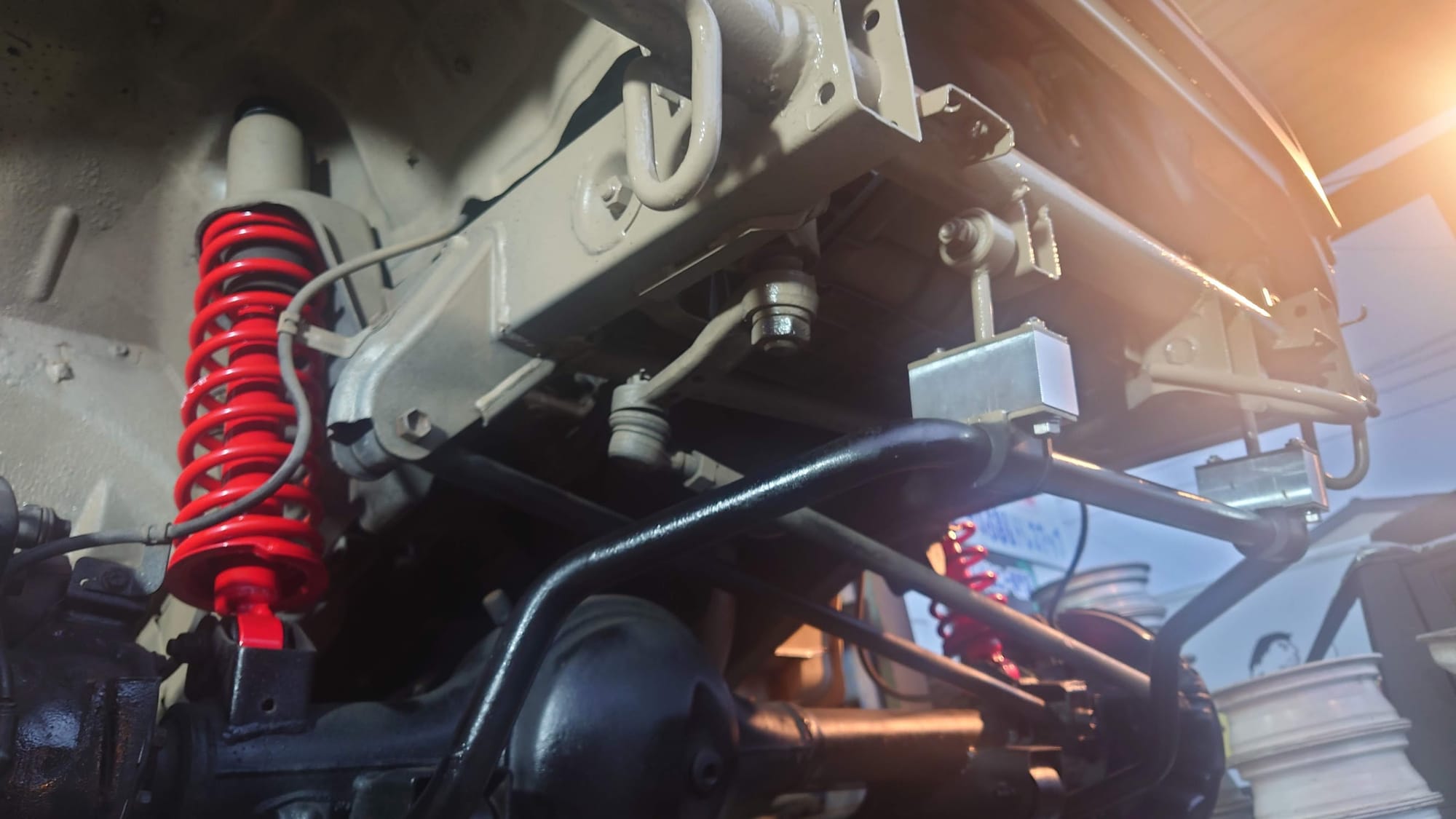 ３インチリフトアップ　ベージュ系　全塗装