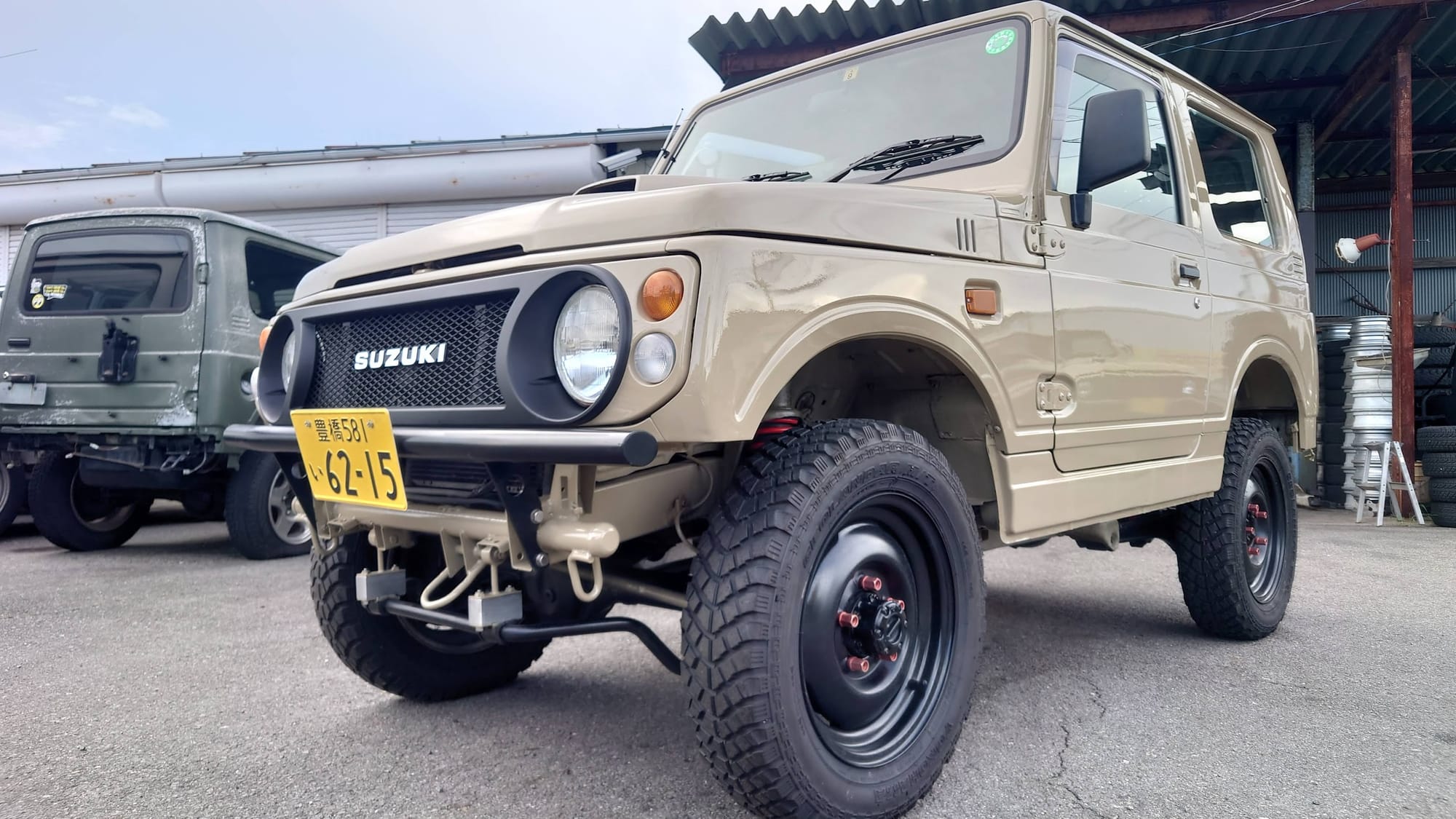 ３インチリフトアップ　ベージュ系　全塗装