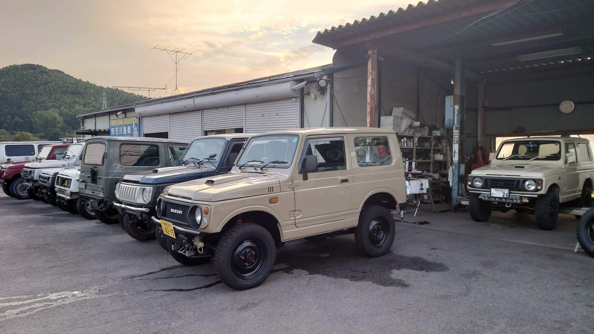 ３インチリフトアップ　ベージュ系　全塗装