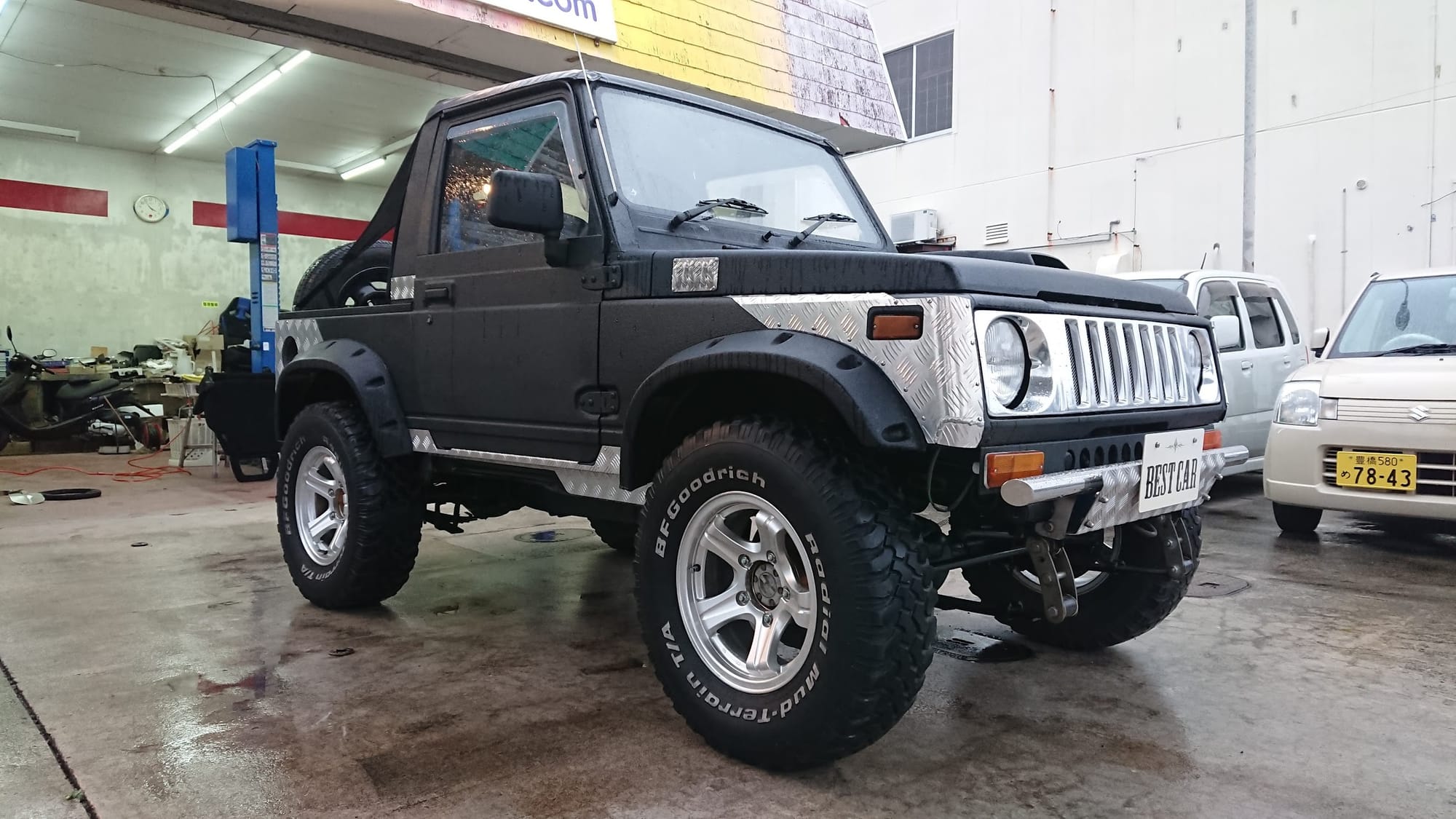 ３インチリフトアップ　マッドブラック全塗装　凹凸３D塗装