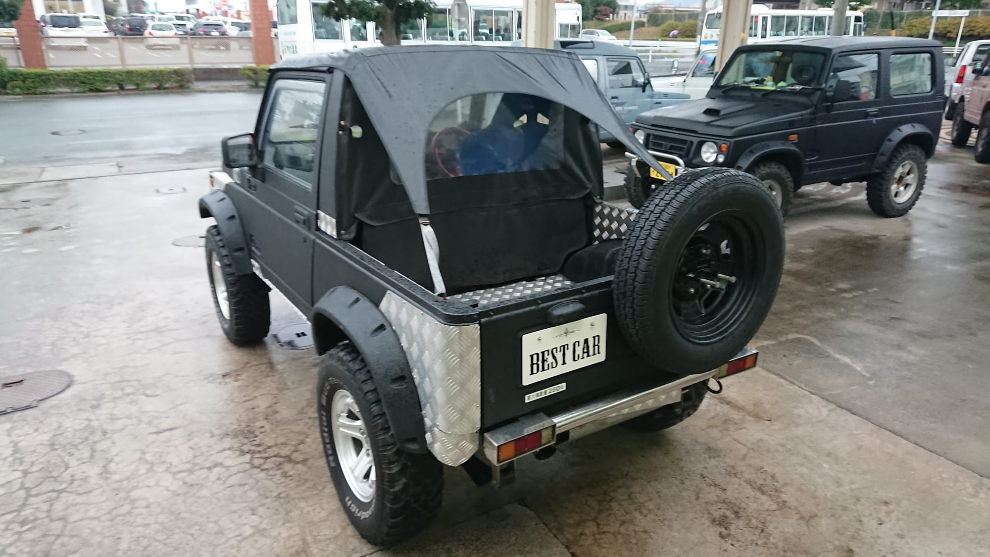 ３インチリフトアップ　マッドブラック全塗装　凹凸３D塗装