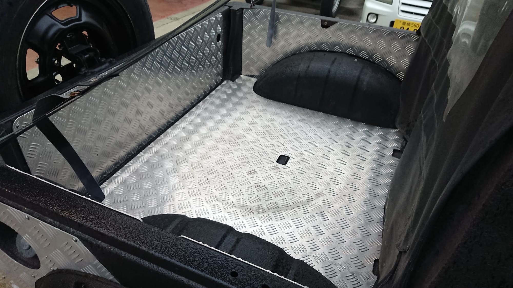 ３インチリフトアップ　マッドブラック全塗装　凹凸３D塗装