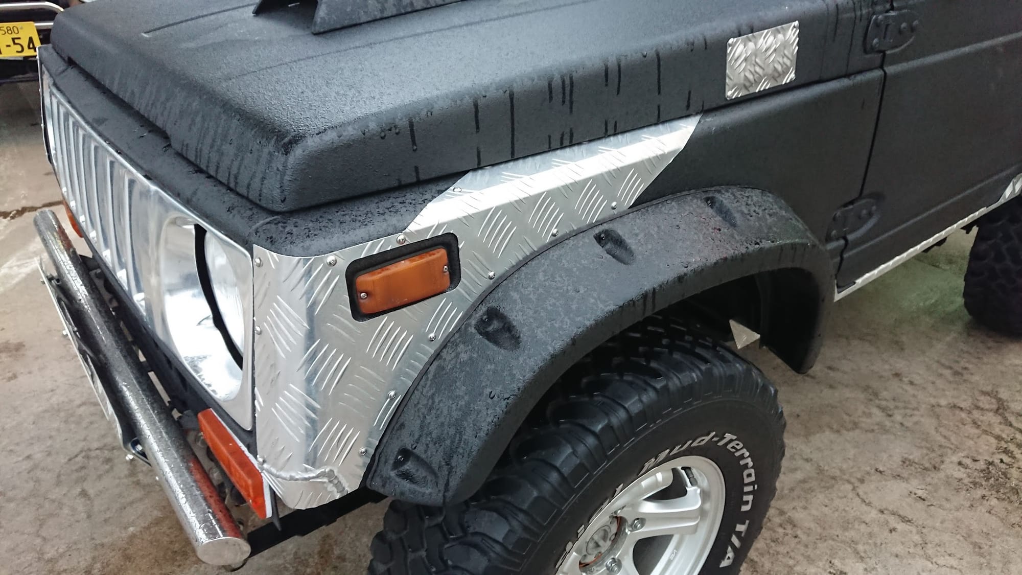 ３インチリフトアップ　マッドブラック全塗装　凹凸３D塗装