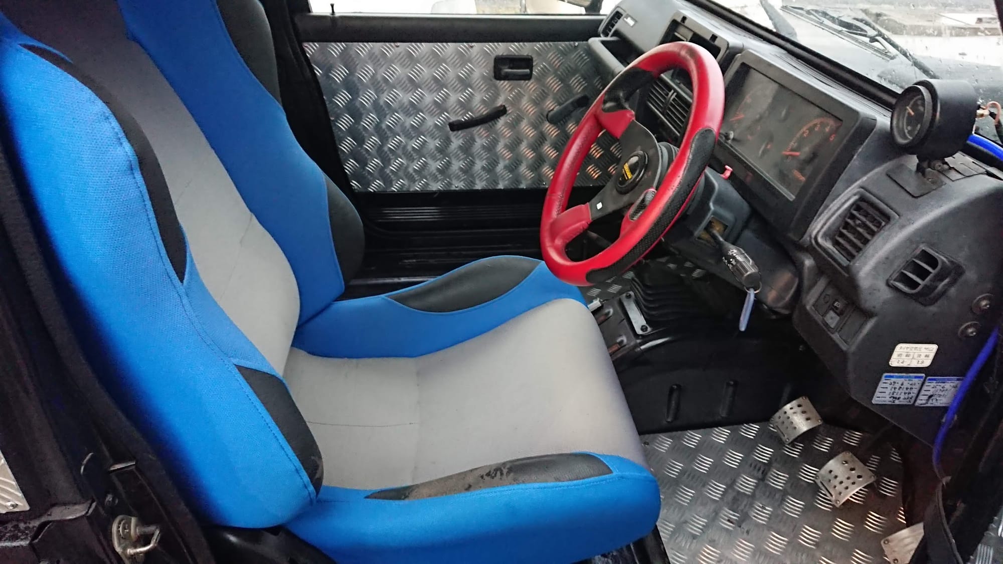 ３インチリフトアップ　マッドブラック全塗装　凹凸３D塗装