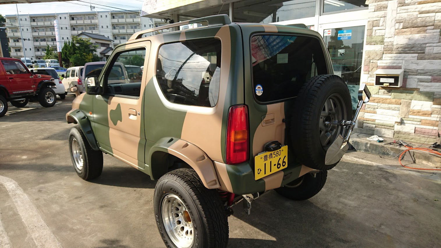 ３インチリフトアップ　２色迷彩　全塗装