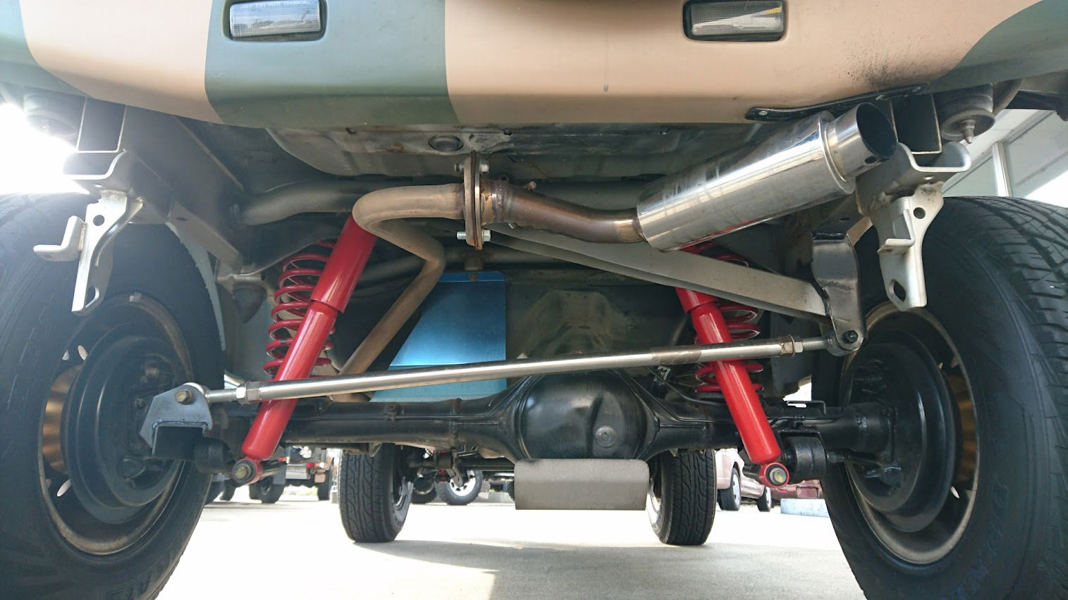 ３インチリフトアップ　２色迷彩　全塗装