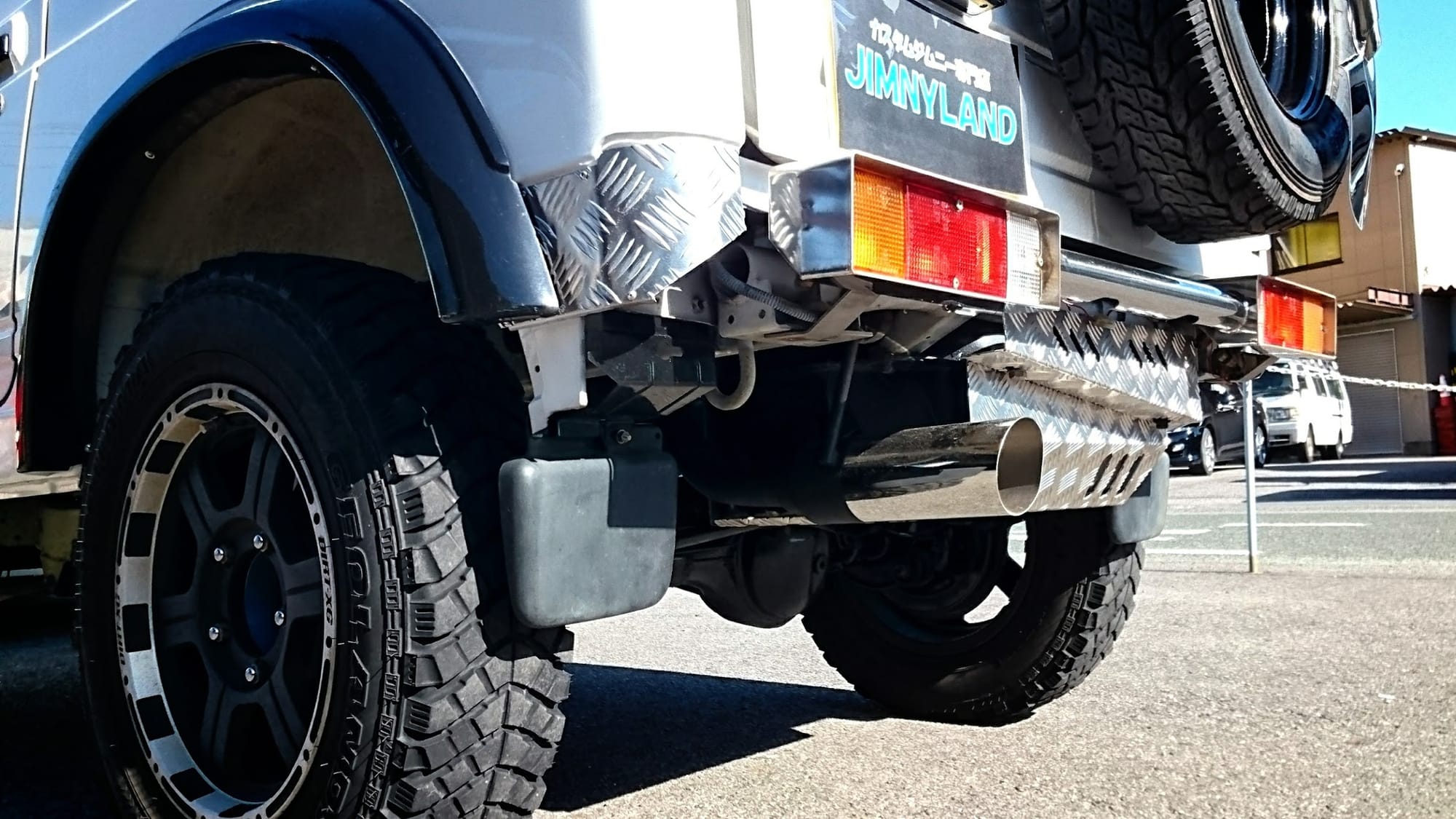 ３インチリフトUP　純正白　オーバーフェンダー