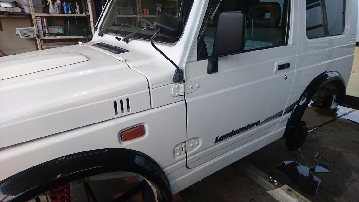 ３インチリフトUP　純正白　オーバーフェンダー