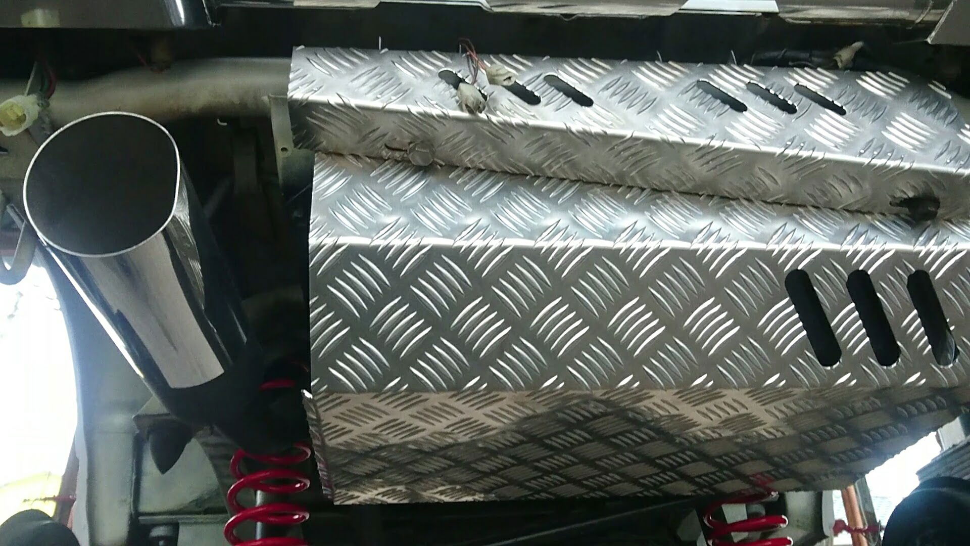 ３インチリフトUP　純正白　オーバーフェンダー