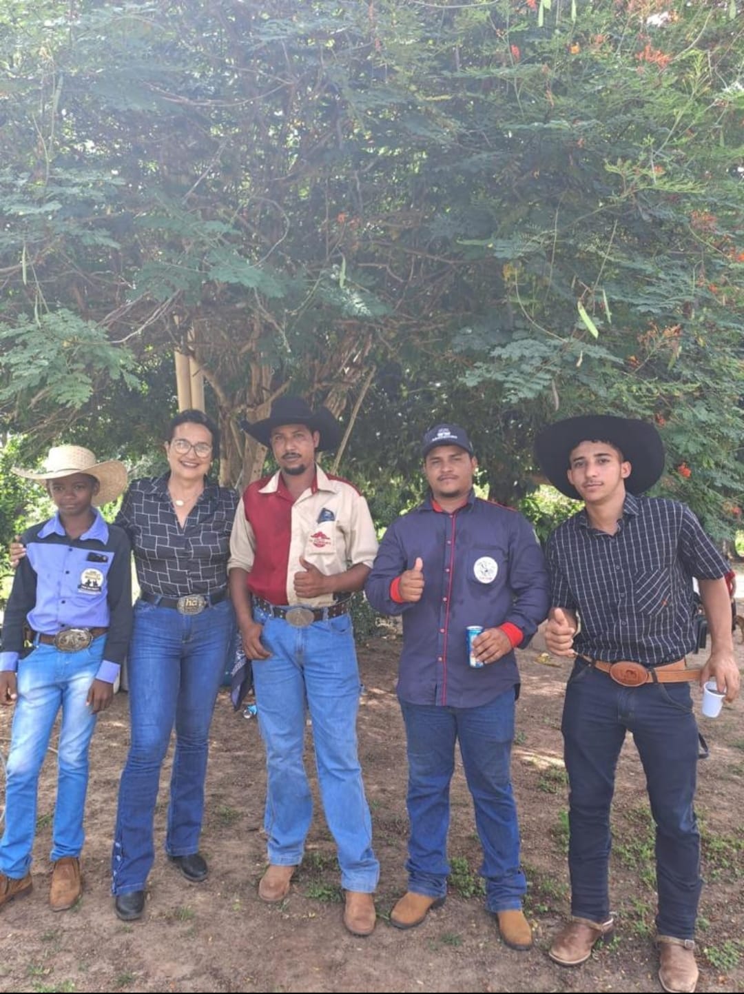 Prefeita de Monte Santo do Tocantins Enfermeira Nezita participa de cavalgada no interior do município