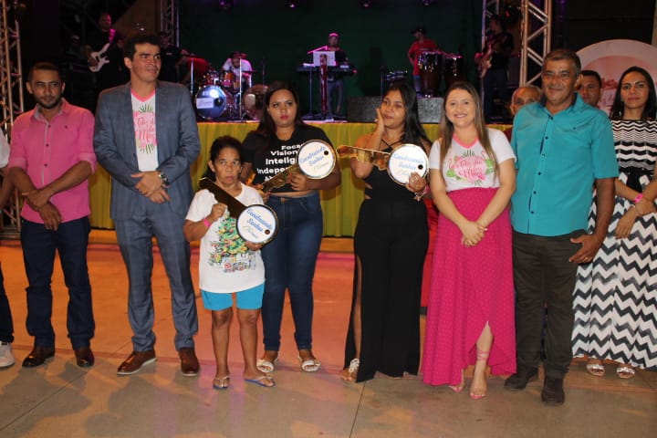 Evento em homenagem as mães, prefeito de Dois Irmãos do Tocantins anuncia Casa Própria para famílias menos favorecidas do município