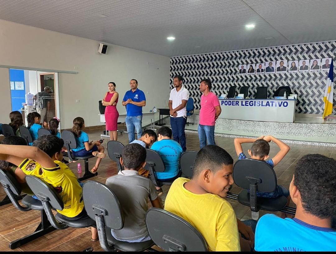 Alunos de Escolas municipais conhecem história e funcionabilidade do Poder Legislativo de Divinópolis do Tocantins