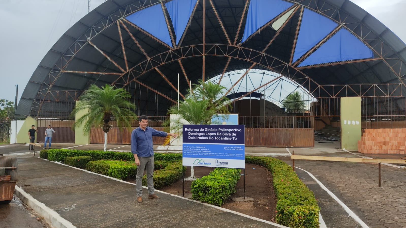 Prefeito Irmão Geciran Saraiva, visita canteiro de obras que estão em andamento em Dois Irmãos do Tocantins