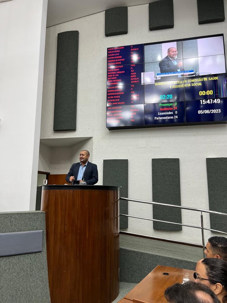 Na Tribuna da Assembleia, Presidente do COSEMS-TO Rondinelly Souza pede fortalecimento do SUS na ponta e descentralização de serviços