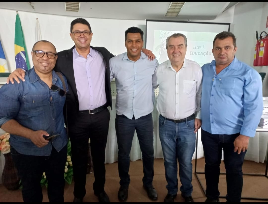 Prefeito de Abreulândia Manoel Moura participa da posse do superintendente do INCRA em Palmas