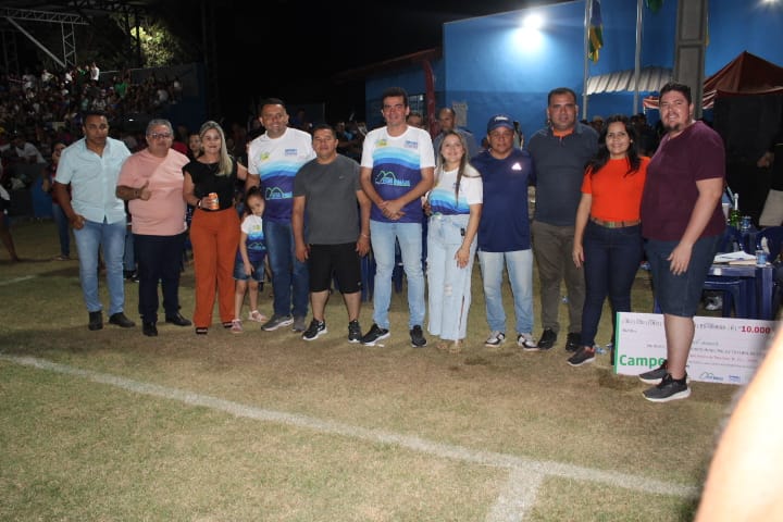 Prefeito Irmão Geciran inaugura sistema de iluminação do Estádio Municipal Albertão