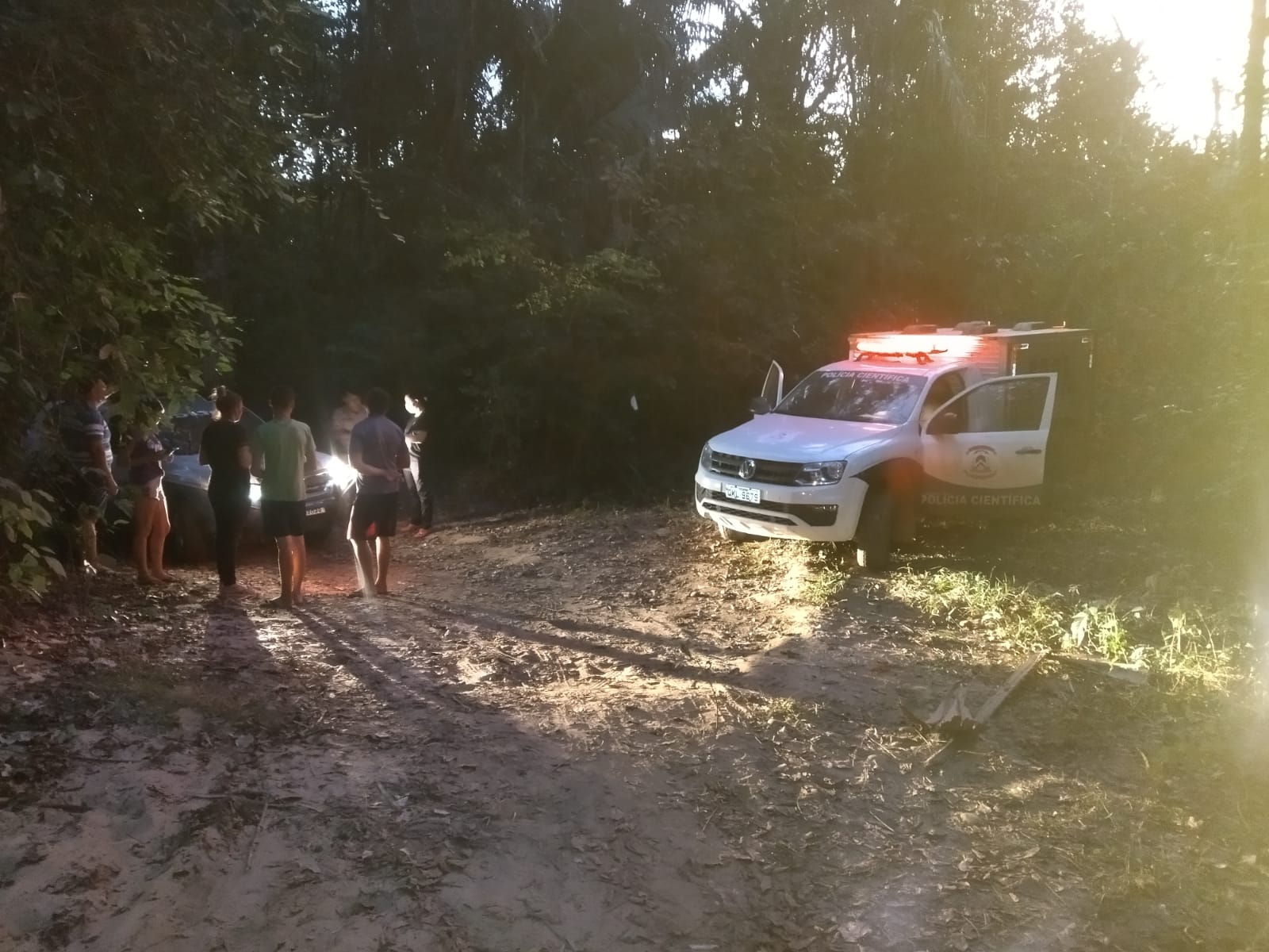 IML com apoio da Defesa Civil de Dois Irmãos do Tocantins retira corpo do rio Lageado