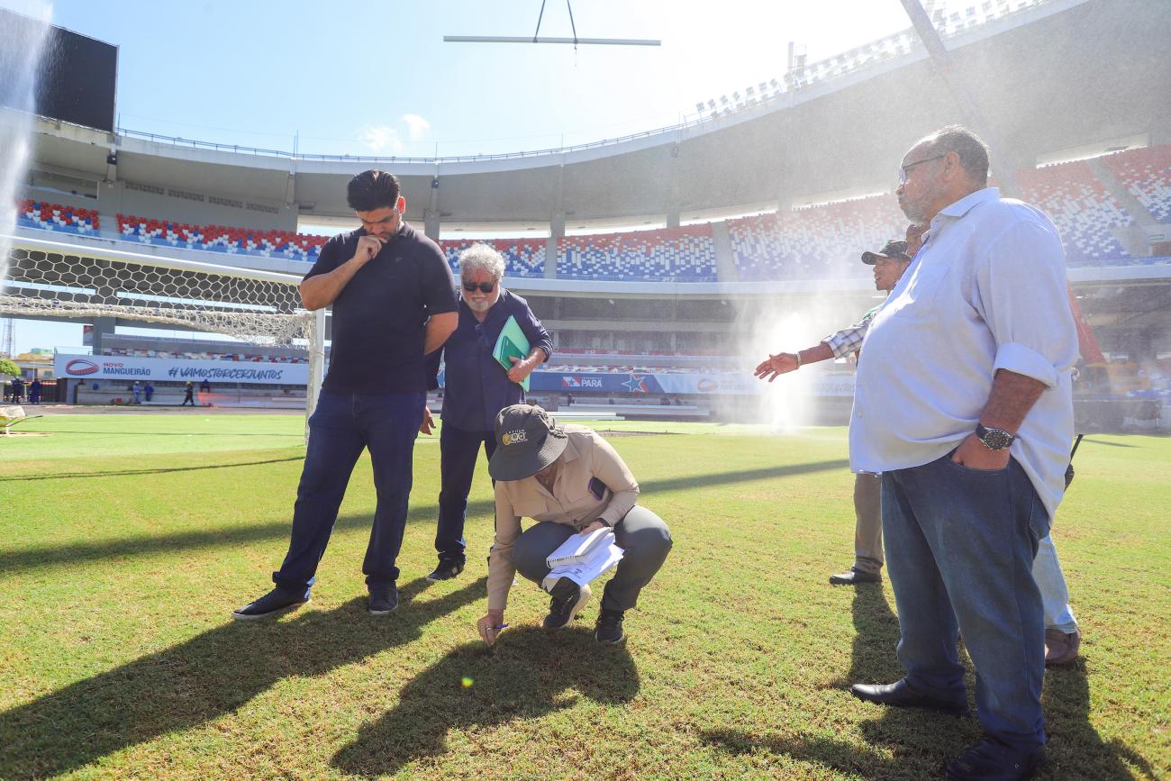 CBF avalia gramado do Novo Mangueirão para a estréia do Brasil nas eliminatórias no dia 8 de setembro