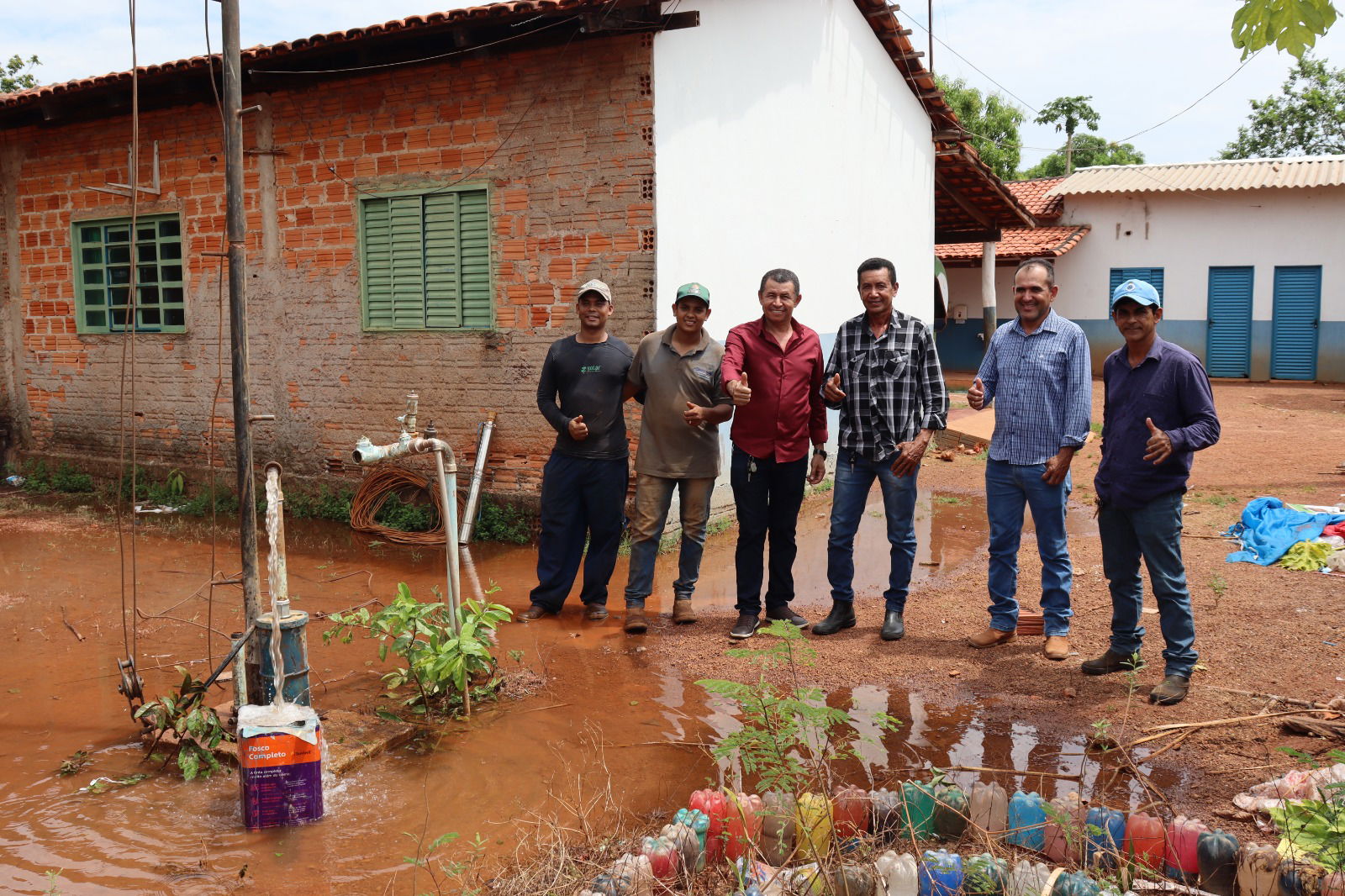 Prefeito interino Valdeci Serafim e vereadores visitam P.A. Piracema em Marianópolis do Tocantins