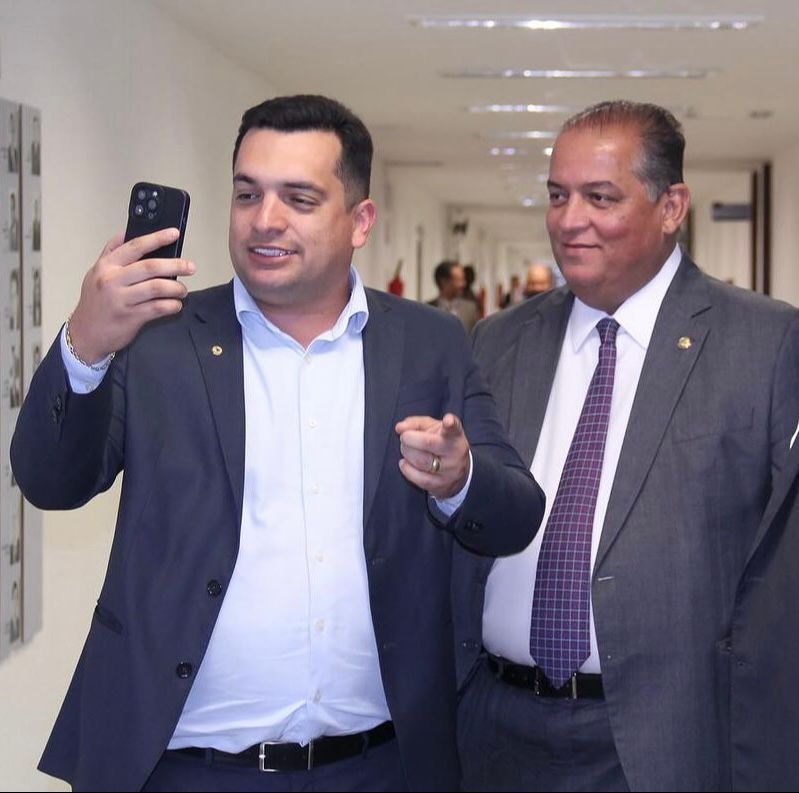 Senador Eduardo Gomes recebe Deputado Gutierres Torquato em Brasília e destina meio milhão para o Programa "Enxerga Tocantins"