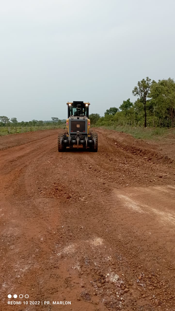 Prefeitura de Divinópolis do Tocantins promove manutenção na estrada do Coco