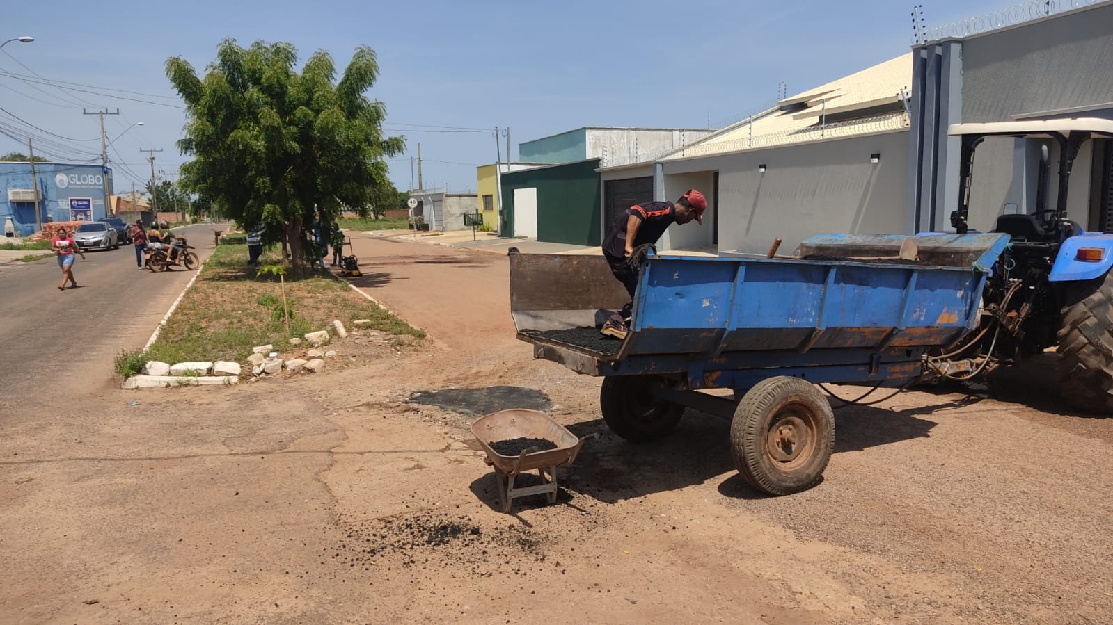 Infraestrutura na era Flavão: Divinópolis promove tapa buraco na zona urbana e sequência da recuperação de estrada vicinal