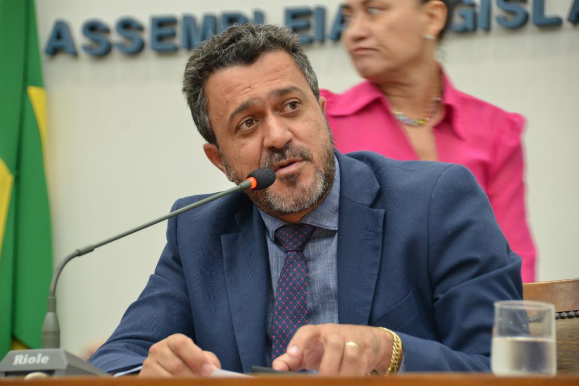 Deputado Luciano apresenta projeto para aliviar custos de carros com 15 anos ou mais