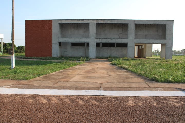 Prefeita Nezita anuncia retomada das obras do Centro de Convenções do distrito de Campina Verde